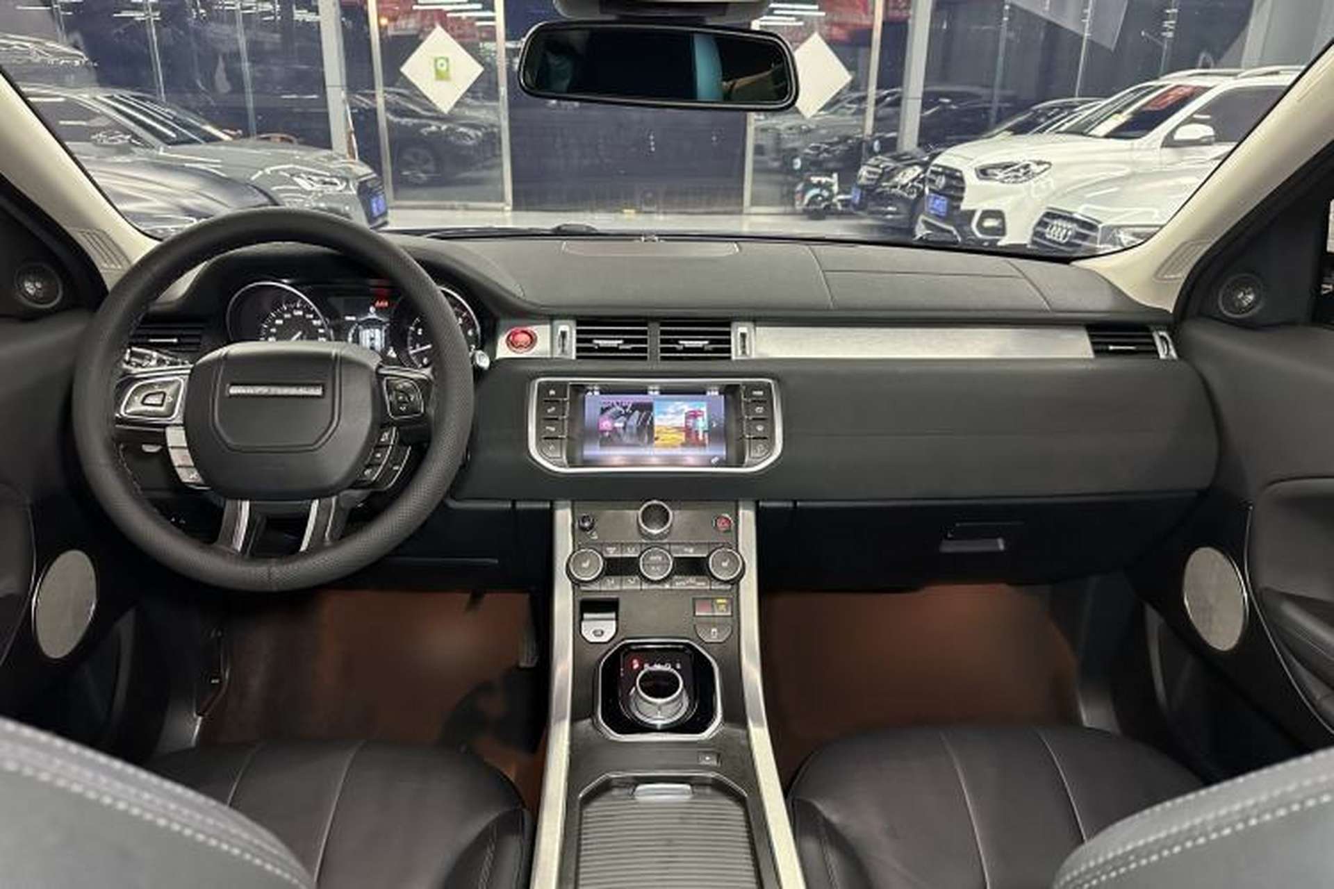 Used Land Rover Range Evoque 2016 2.0T PURE Style Edition Interior 1
