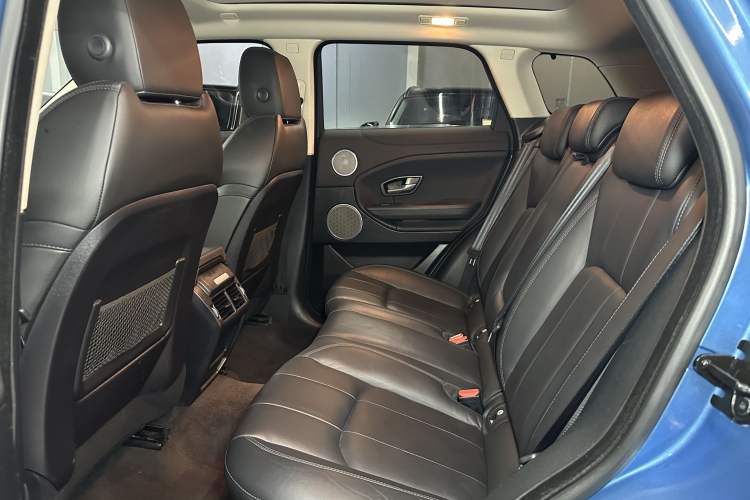 Used Land Rover Range Evoque 2016 2.0T PURE Style Edition Interior 2