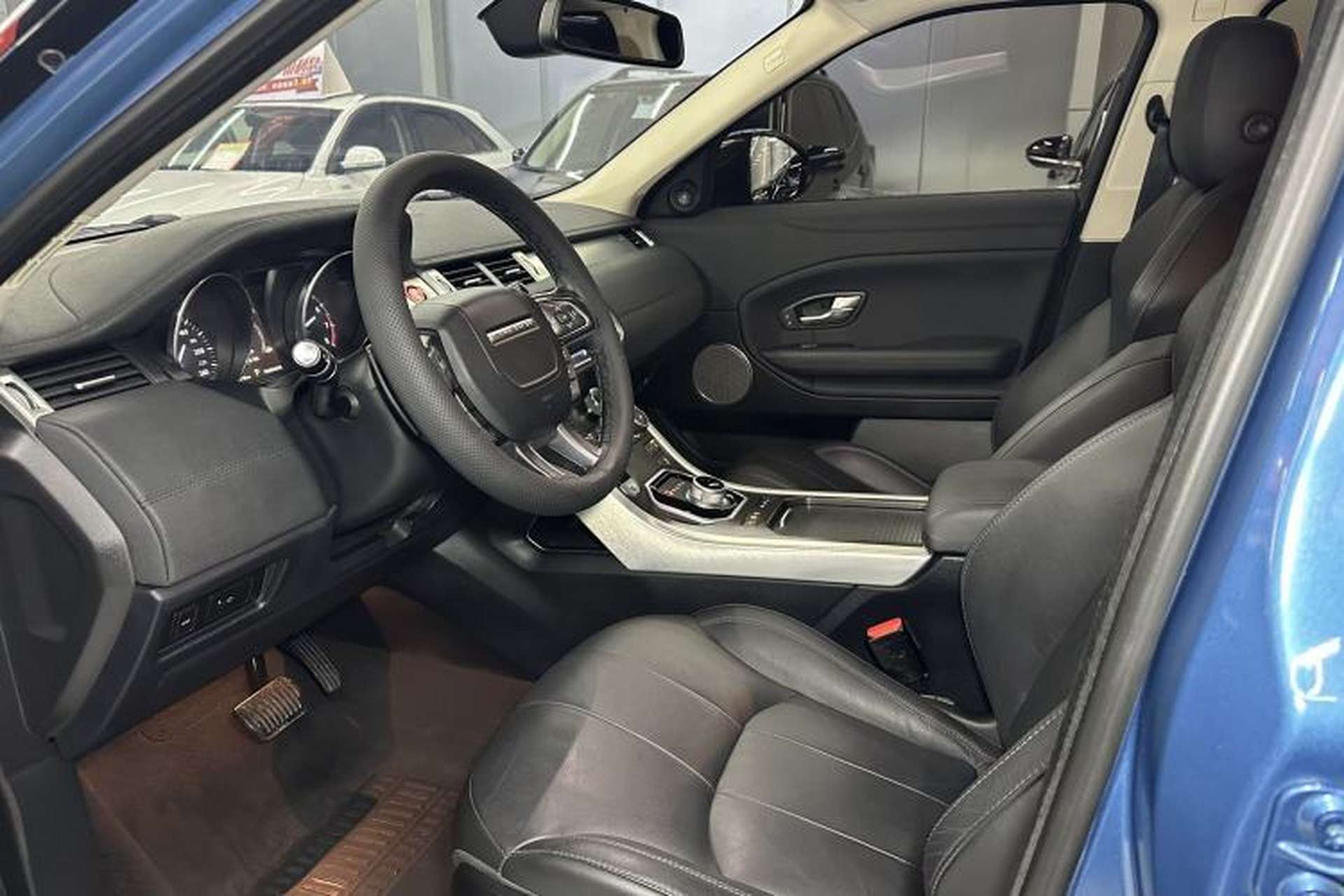 Used Land Rover Range Evoque 2016 2.0T PURE Style Edition Left Front Seat