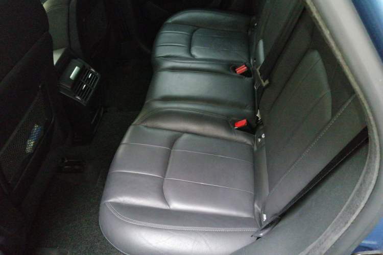 Used Land Rover Range Evoque 2016 2.0T SE Smart Glow Edition Left Rear Seat