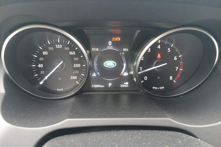 Used Land Rover Range Evoque 2016 2.0T SE Smart Glow Edition Odometer Close Up