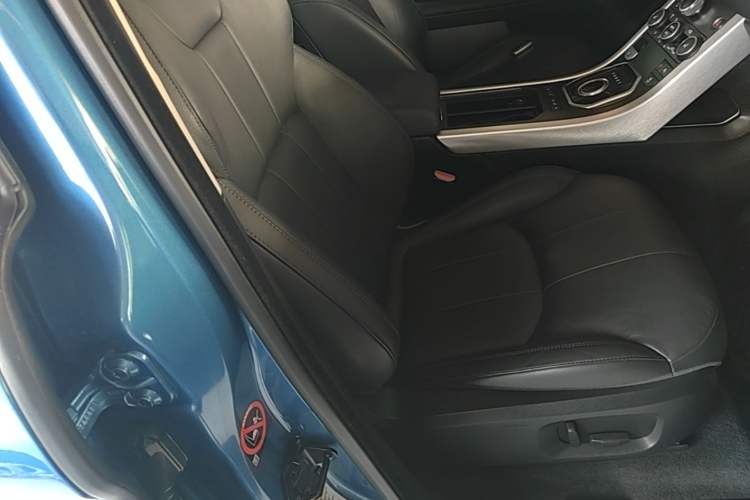 Used Land Rover Range Evoque 2016 2.0T PURE Style Edition Right Front Seat