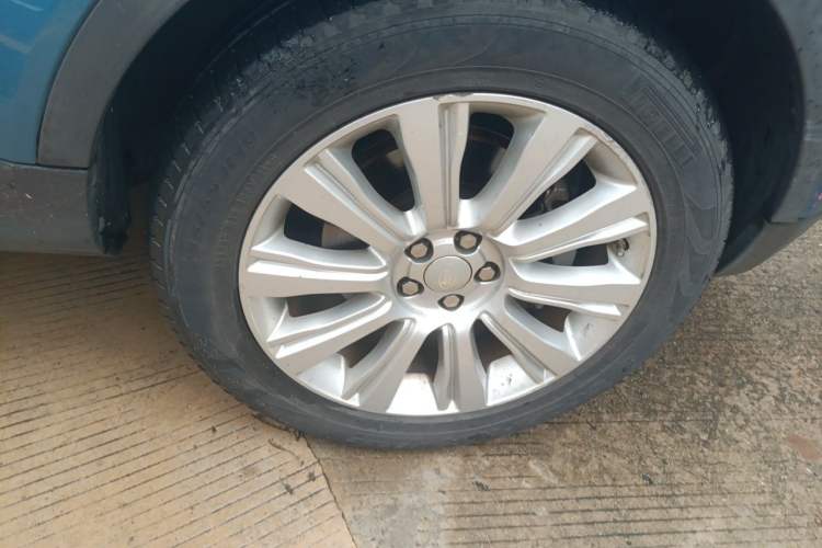 Used Land Rover Range Evoque 2016 2.0T SE Smart Glow Edition Right Front Wheel Hub