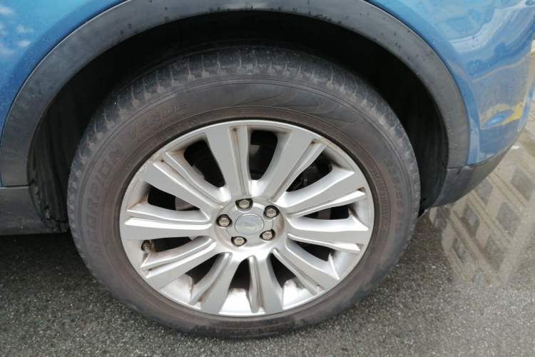 Used Land Rover Range Evoque 2016 2.0T SE Smart Glow Edition Right Front Wheel Hub