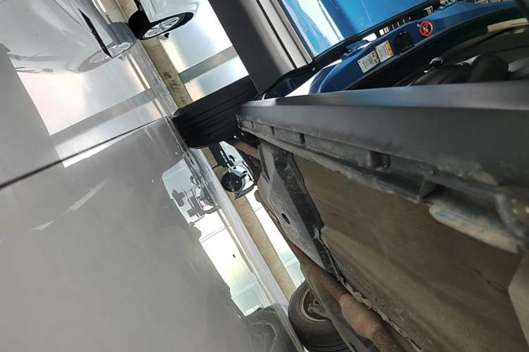 Used Land Rover Range Evoque 2016 2.0T PURE Style Edition Right Side Sill