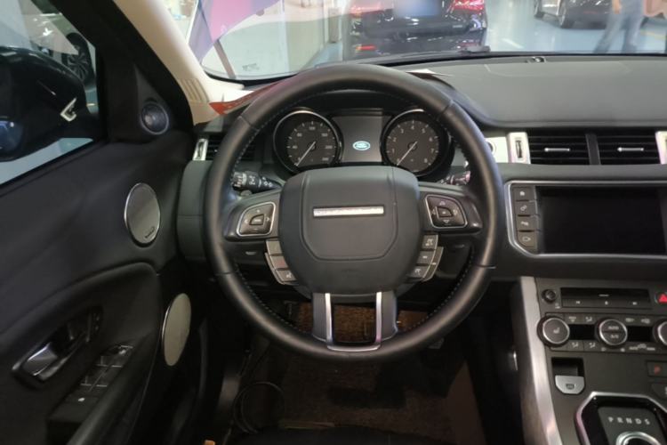 Used Land Rover Range Evoque 2016 2.0T SE Smart Glow Edition Steering Wheel