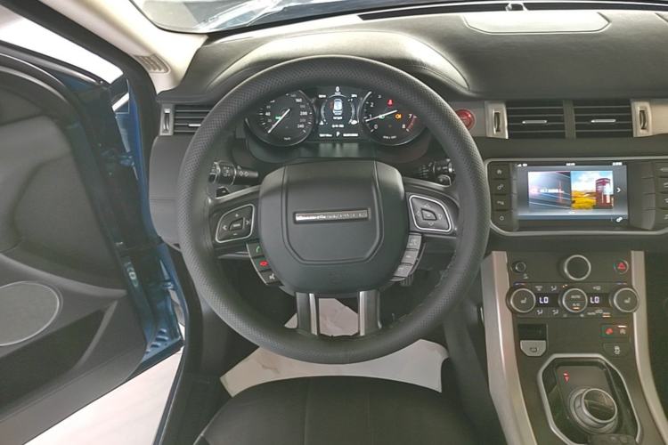 Used Land Rover Range Evoque 2016 2.0T PURE Style Edition Steering Wheel