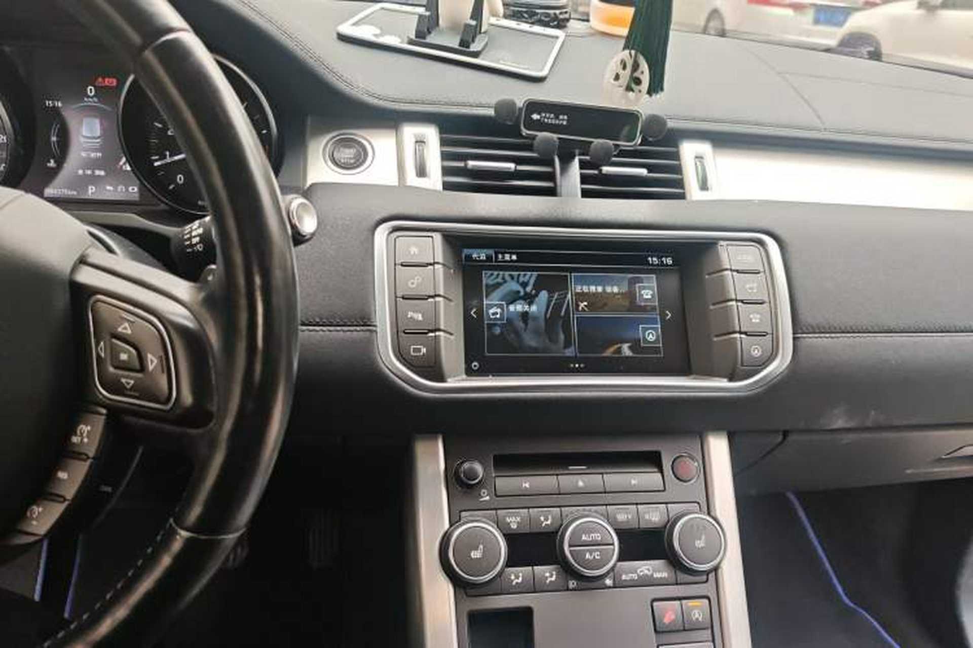 Used Land Rover Range Evoque 2016 2.0T SE Smart Glow Edition Audio And AC Panel