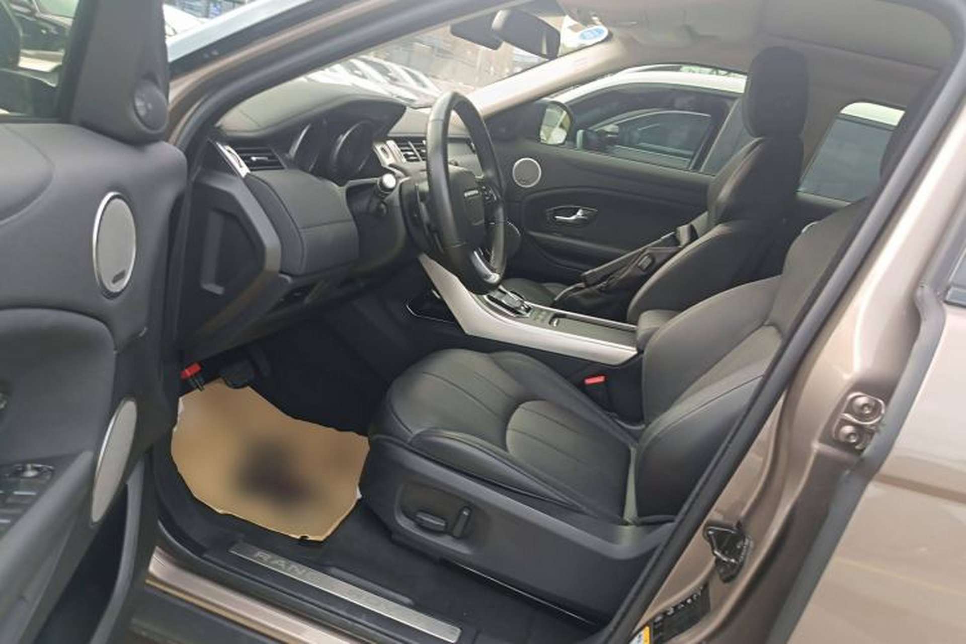 Used Land Rover Range Evoque 2016 2.0T SE Smart Glow Edition Driver Seat