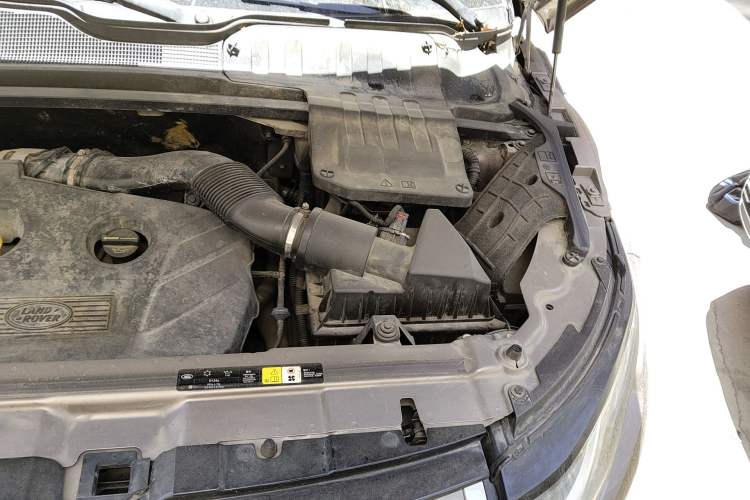 Used Land Rover Range Evoque 2016 2.0T SE Smart Glow Edition Engine Bay Left