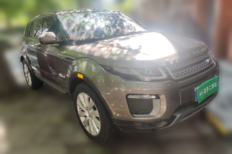 Used Land Rover Range Evoque 2016 2.0T SE Smart Glow Edition Front Right 45 Deg