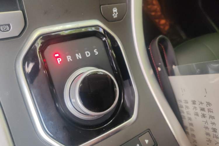 Used Land Rover Range Evoque 2016 2.0T SE Smart Glow Edition Gear Lever