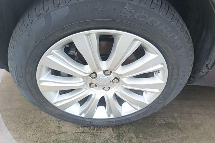 Used Land Rover Range Evoque 2016 2.0T SE Smart Glow Edition Left Front Wheel Hub