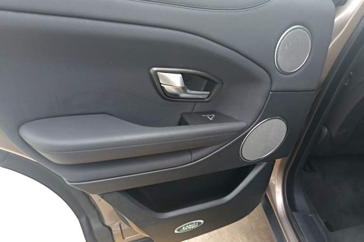 Used Land Rover Range Evoque 2016 2.0T SE Smart Glow Edition Left Rear Door Interior