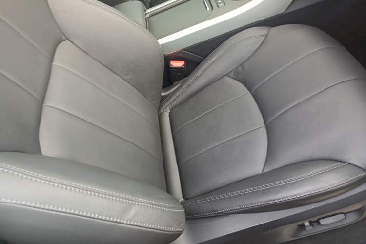 Used Land Rover Range Evoque 2016 2.0T SE Smart Glow Edition Right Front Seat