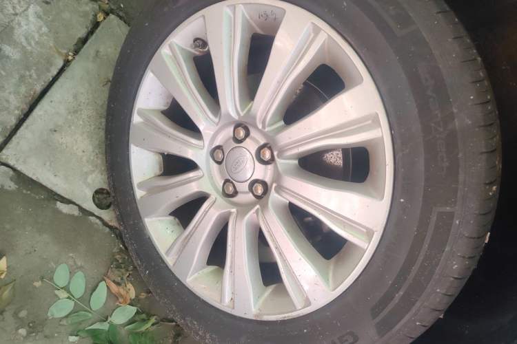 Used Land Rover Range Evoque 2016 2.0T SE Smart Glow Edition Right Front Wheel Hub