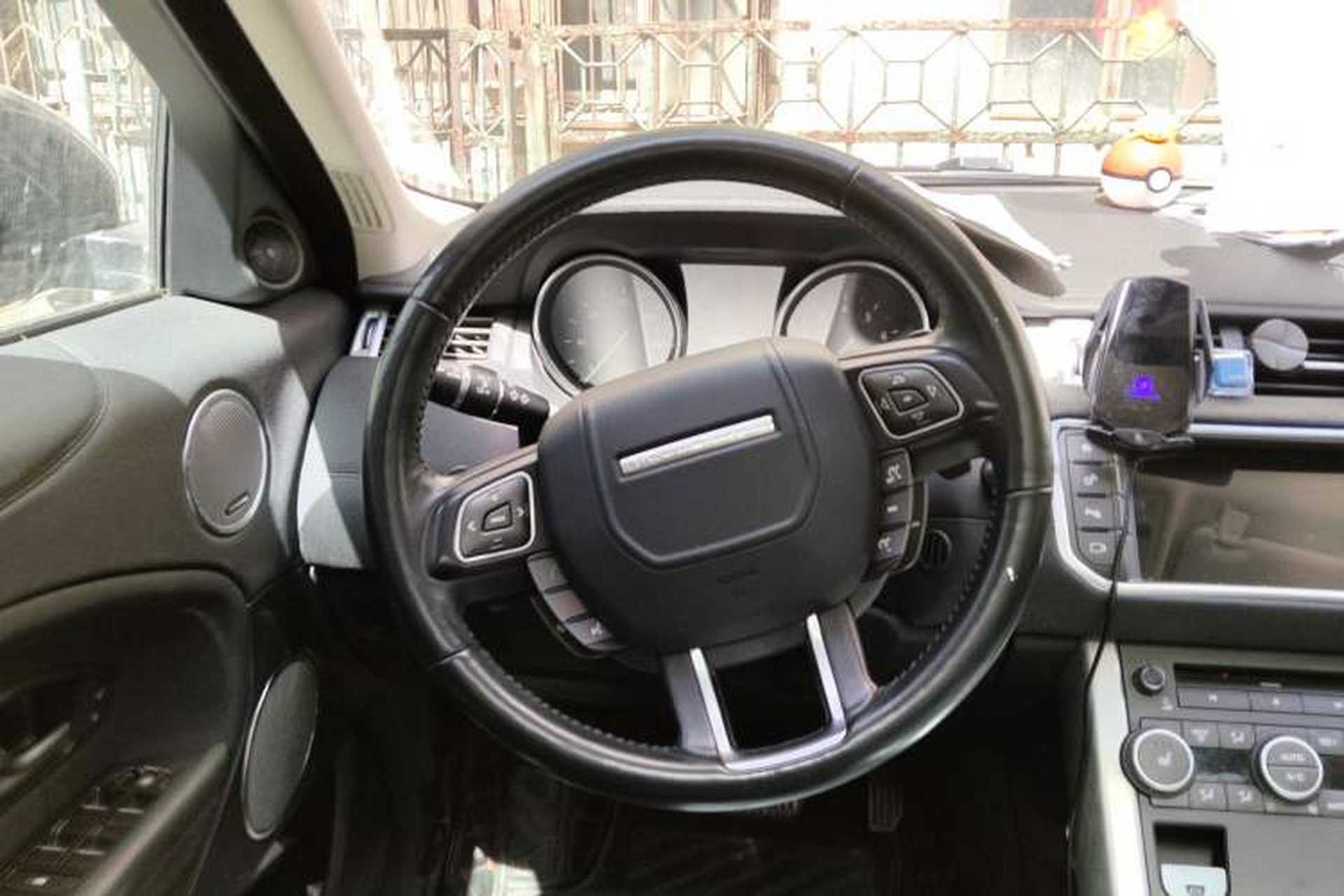 Used Land Rover Range Evoque 2016 2.0T SE Smart Glow Edition Steering Wheel