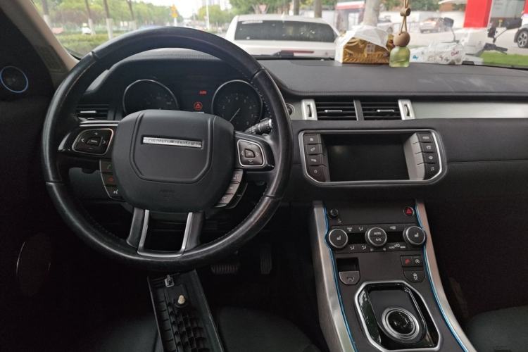 Used Land Rover Range Evoque 2016 2.0T PURE Style Edition Center Console