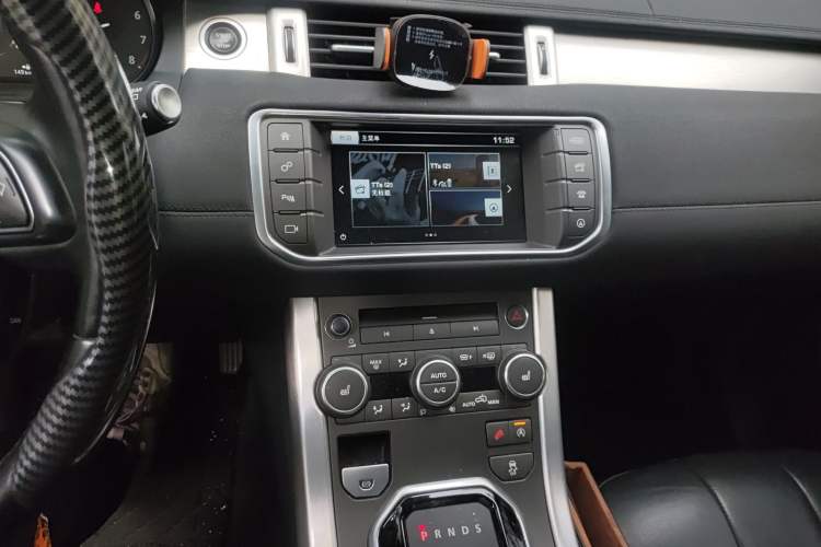 Used Land Rover Range Evoque 2016 2.0T SE Smart Glow Edition Audio And AC Panel