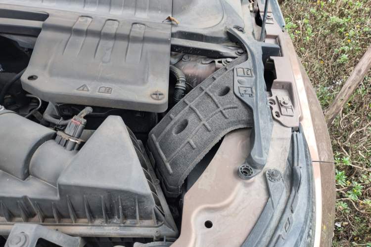 Used Land Rover Range Evoque 2016 2.0T SE Smart Glow Edition Engine Bay Left