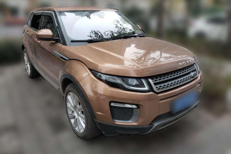 Used Land Rover Range Evoque 2016 2.0T SE Smart Glow Edition Front Right 45 Deg