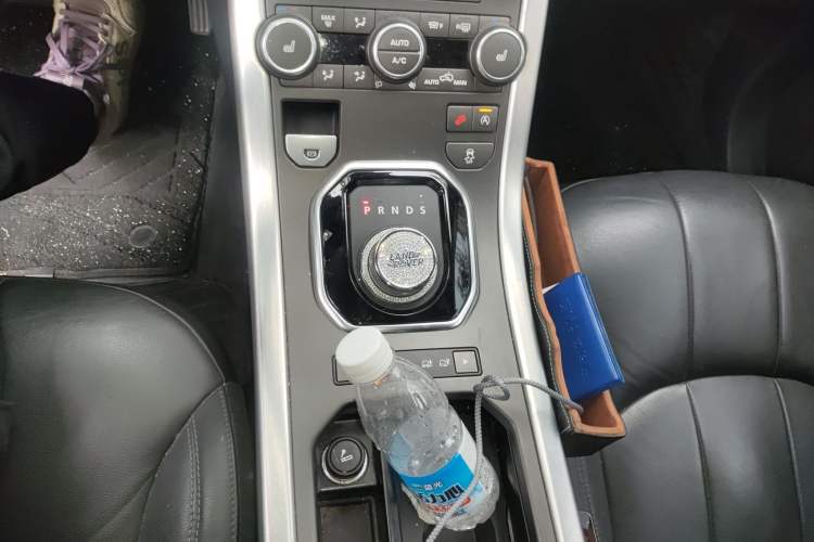 Used Land Rover Range Evoque 2016 2.0T SE Smart Glow Edition Gear Lever
