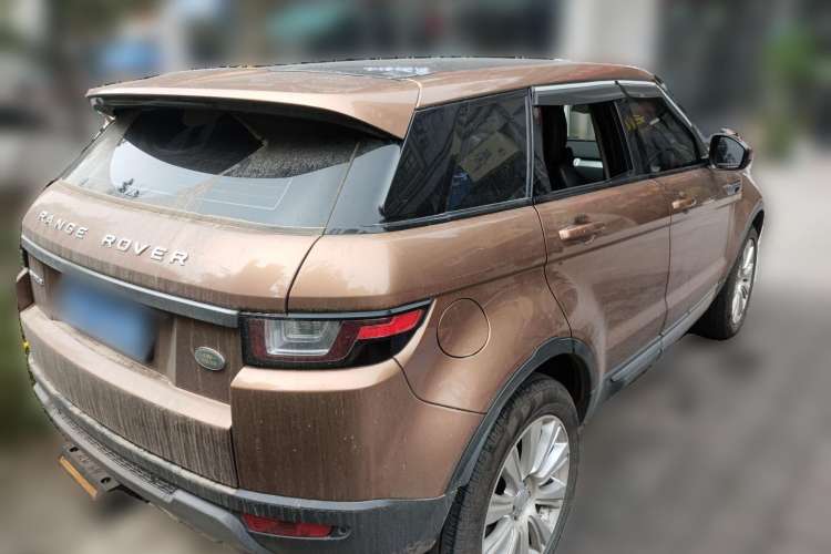 Used Land Rover Range Evoque 2016 2.0T SE Smart Glow Edition Rear Right 45 Deg
