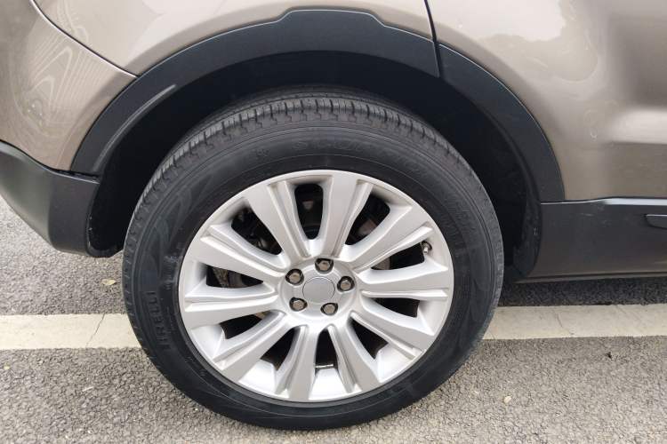 Used Land Rover Range Evoque 2016 2.0T SE Smart Glow Edition Right Rear Wheel Hub