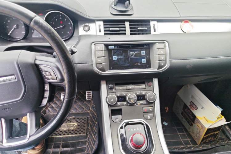 Used Land Rover Range Evoque 2016 2.0T Orange Edition Limited Model Audio And AC Panel