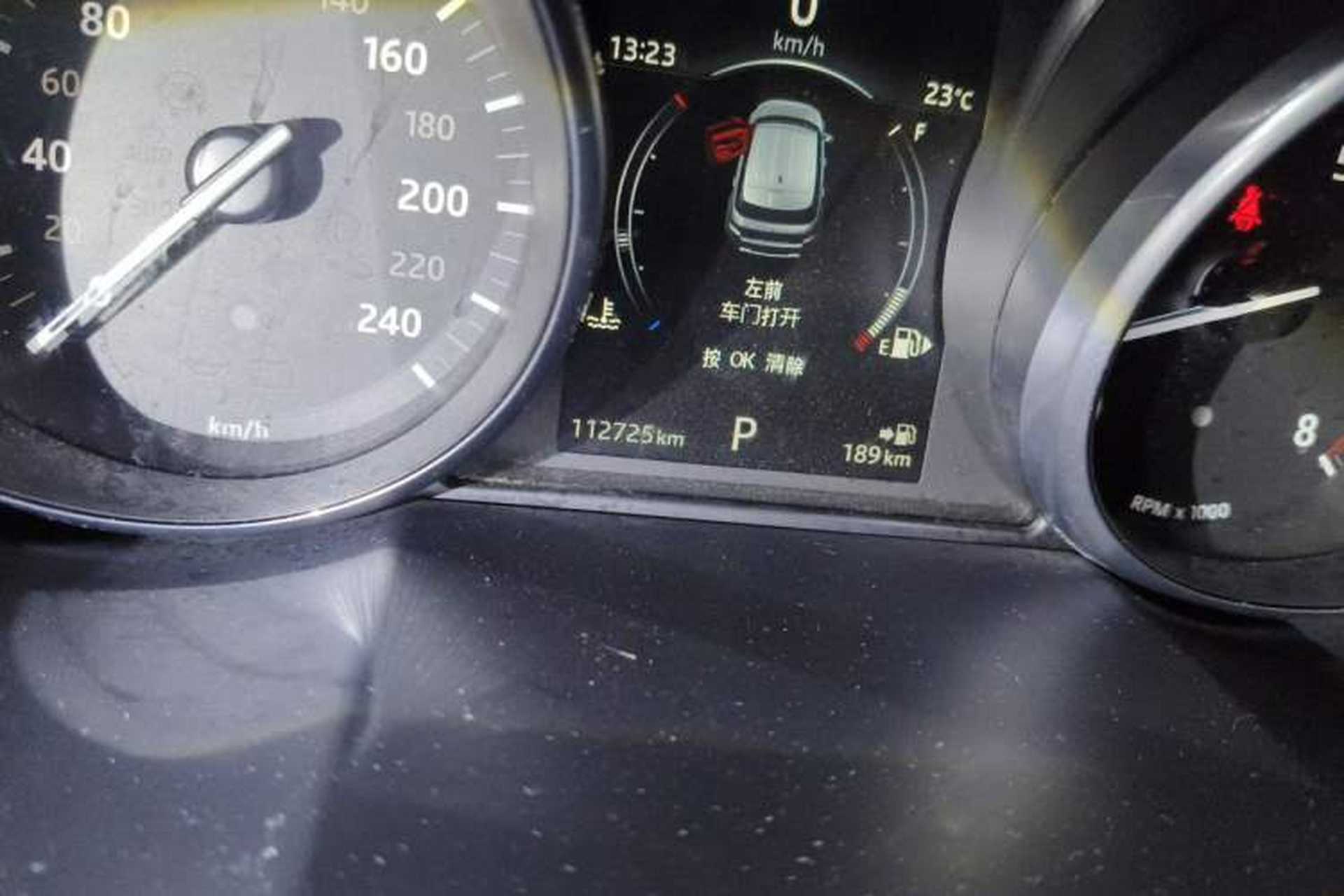 Used Land Rover Range Evoque 2016 2.0T PURE Style Edition Odometer Close Up