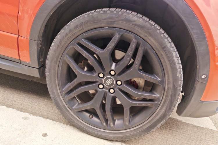 Used Land Rover Range Evoque 2016 2.0T Orange Edition Limited Model Right Front Wheel Hub