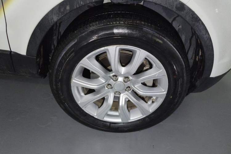 Used Land Rover Range Evoque 2016 2.0T PURE Style Edition Right Front Wheel Hub