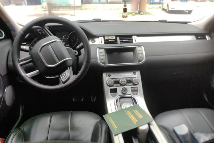 Used Land Rover Range Evoque 2016 2.0T PURE Style Edition Center Console
