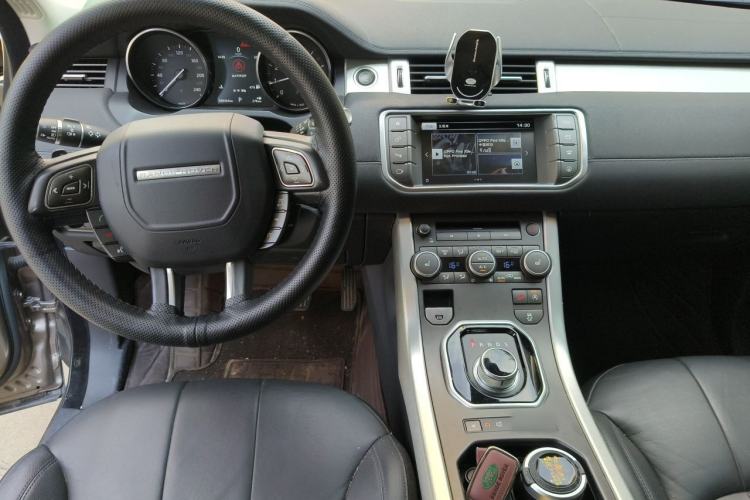 Used Land Rover Range Evoque 2016 2.0T SE PLUS Smart Enjoyment Edition Center Console