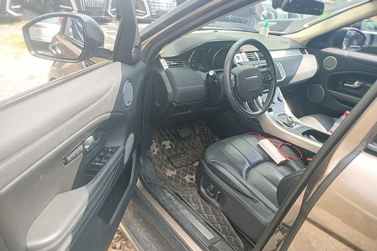 Used Land Rover Range Evoque 2016 2.0T SE PLUS Smart Enjoyment Edition Driver Seat