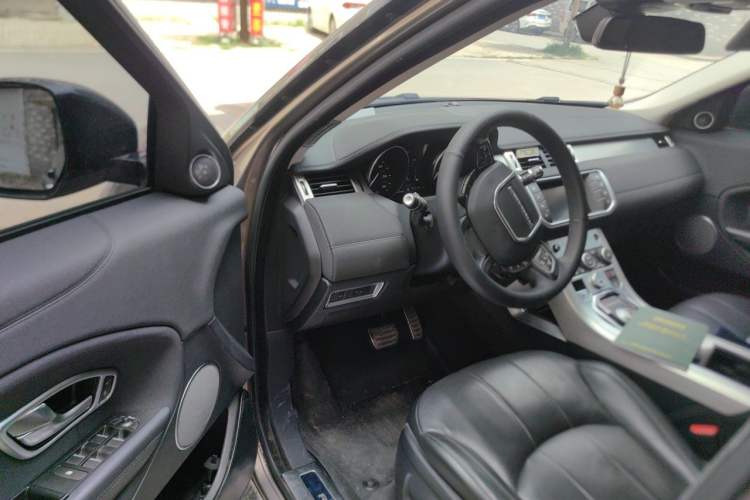 Used Land Rover Range Evoque 2016 2.0T PURE Style Edition Driver Seat