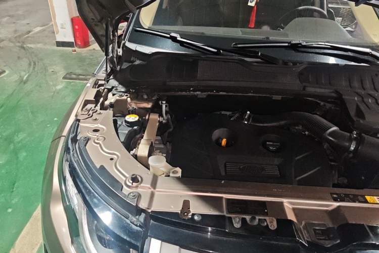 Used Land Rover Range Evoque 2016 2.0T SE PLUS Smart Enjoyment Edition Engine Bay Right