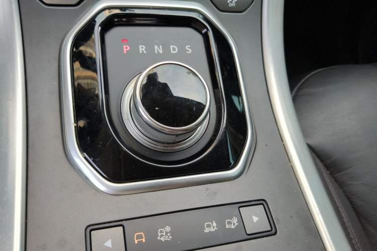 Used Land Rover Range Evoque 2016 2.0T SE PLUS Smart Enjoyment Edition Gear Lever