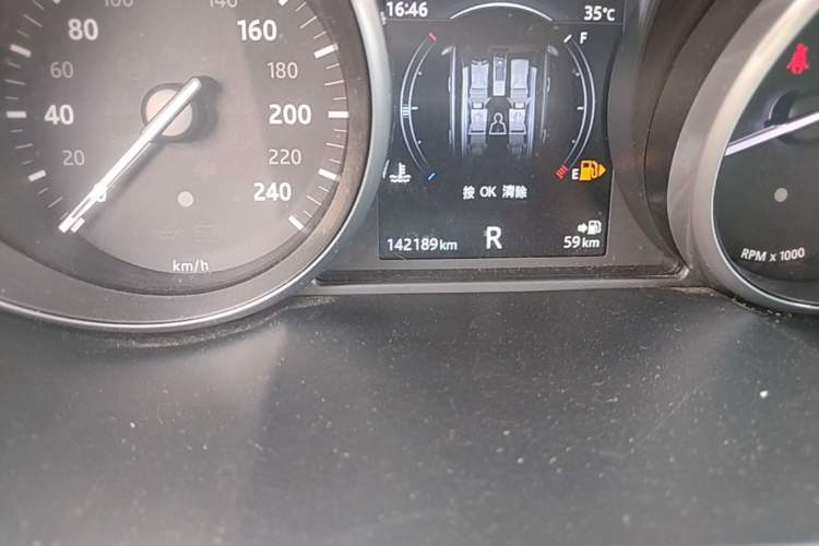 Used Land Rover Range Evoque 2016 2.0T SE PLUS Smart Enjoyment Edition Odometer Close Up