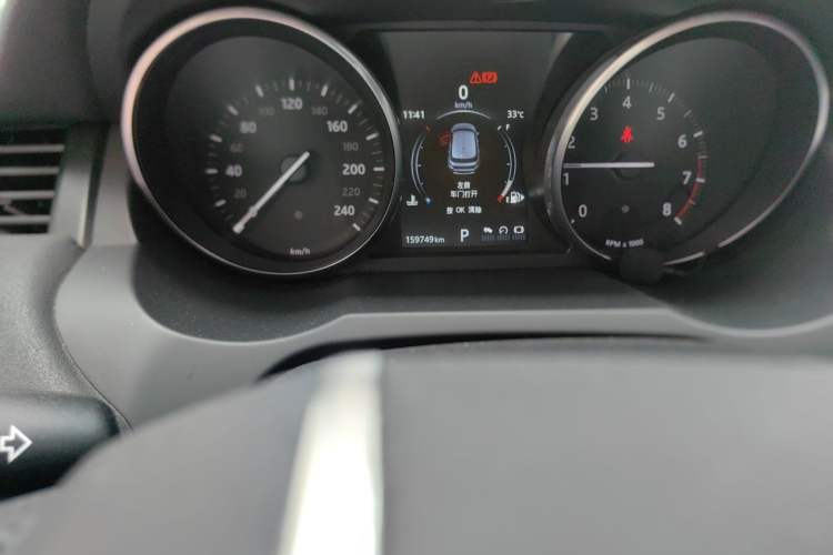 Used Land Rover Range Evoque 2016 2.0T PURE Style Edition Odometer Close Up