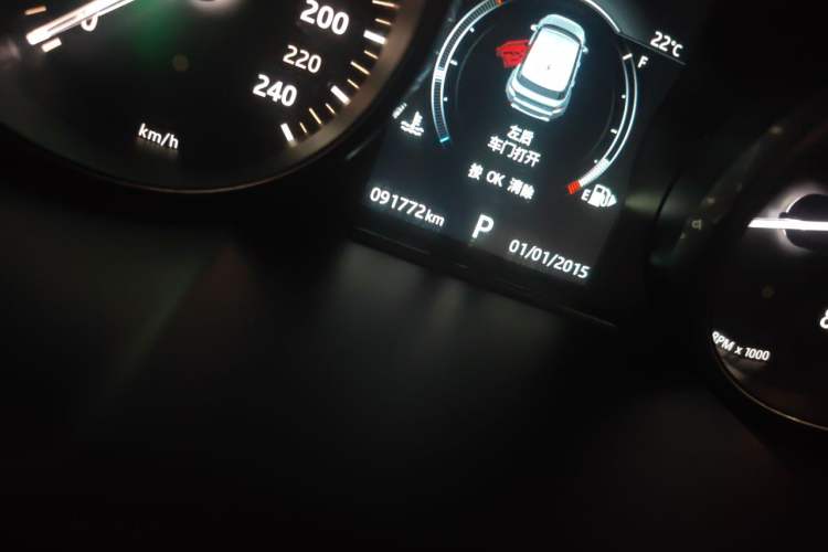 Used Land Rover Range Evoque 2016 2.0T SE Smart Glow Edition Odometer Close Up