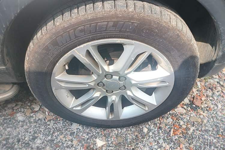 Used Land Rover Range Evoque 2016 2.0T SE PLUS Smart Enjoyment Edition Right Front Wheel Hub