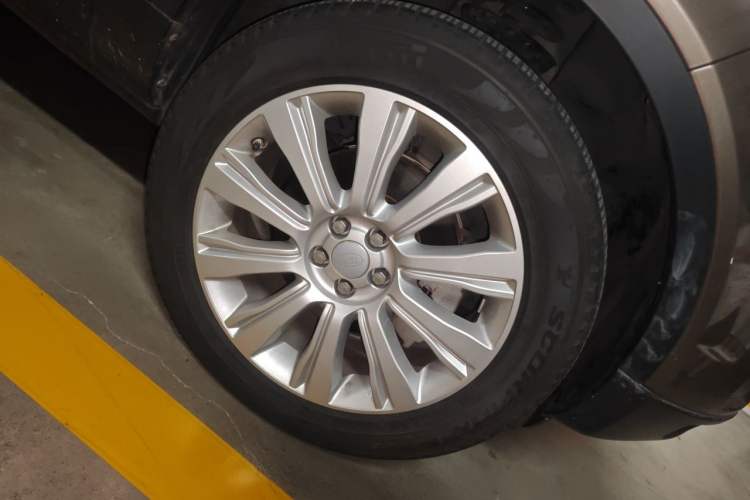 Used Land Rover Range Evoque 2016 2.0T SE Smart Glow Edition Right Front Wheel Hub
