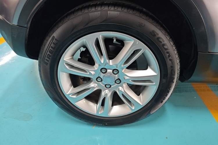 Used Land Rover Range Evoque 2016 2.0T SE PLUS Smart Enjoyment Edition Right Rear Wheel Hub
