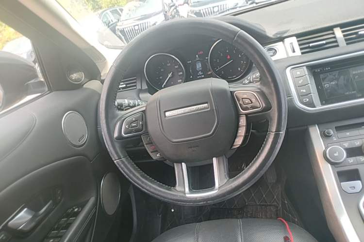 Used Land Rover Range Evoque 2016 2.0T SE PLUS Smart Enjoyment Edition Steering Wheel