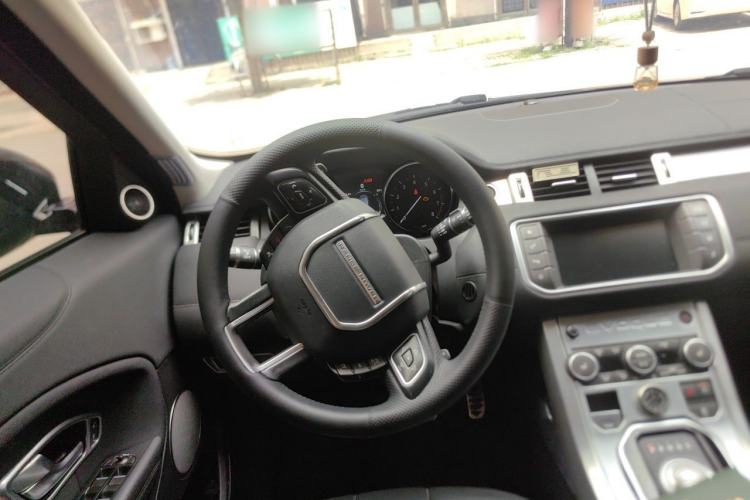 Used Land Rover Range Evoque 2016 2.0T PURE Style Edition Steering Wheel