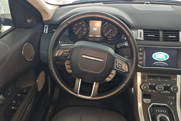 Used Land Rover Range Evoque 2016 2.0T SE PLUS Smart Enjoyment Edition Steering Wheel