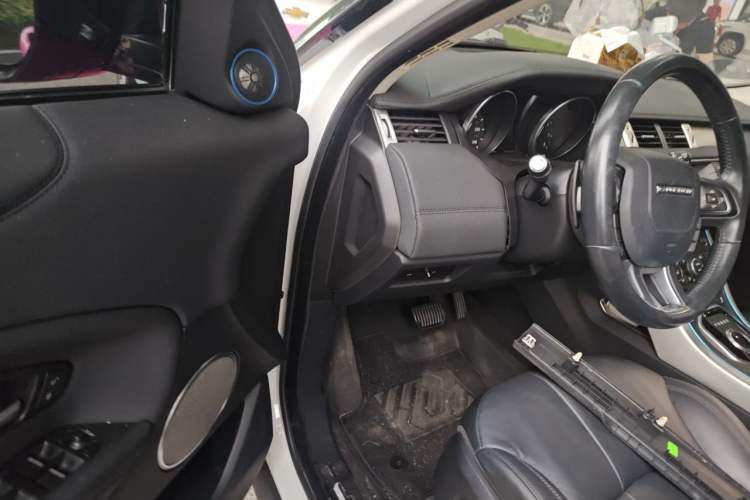 Used Land Rover Range Evoque 2016 2.0T PURE Style Edition Driver Seat