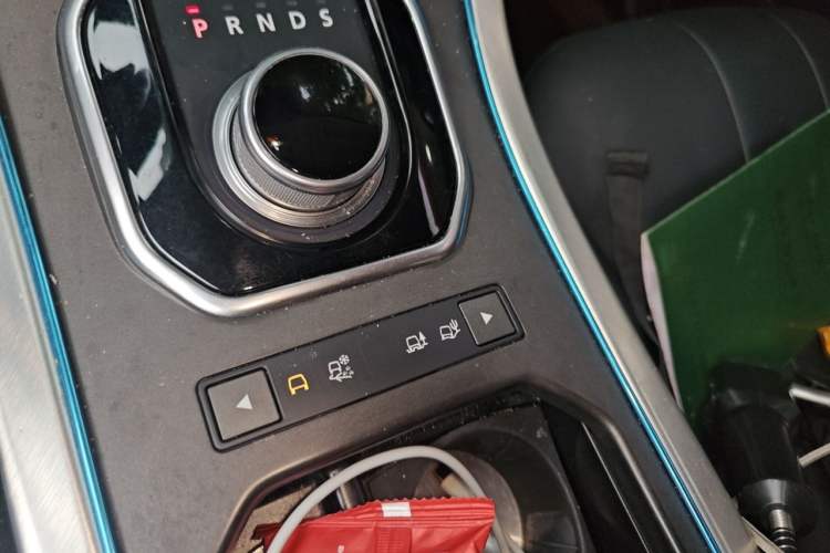 Used Land Rover Range Evoque 2016 2.0T PURE Style Edition Gear Lever