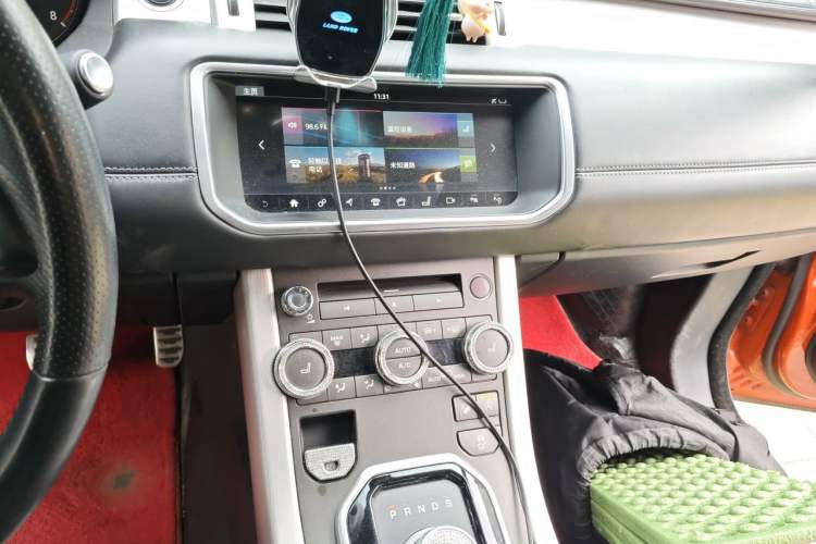 Used Land Rover Range Evoque 2016 2.0T Convertible Audio And AC Panel